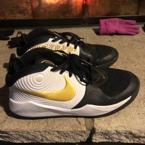Nike basketball shoes. Size 7 big kid